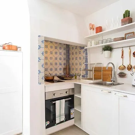 The Princeling's Getaway * Lisboa